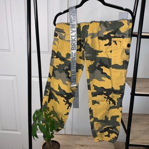 Army jeans w/ belt